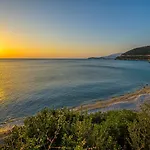 Paralio Astros Beachfront Apartament *