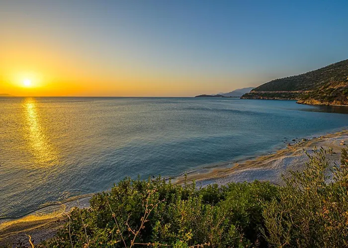 Paralio Astros Beachfront Apartament *