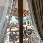 Paralio Astros Beachfront Apartmán