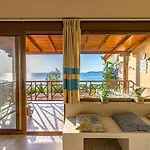 Paralio Astros Beachfront Apartmán Xiropigado