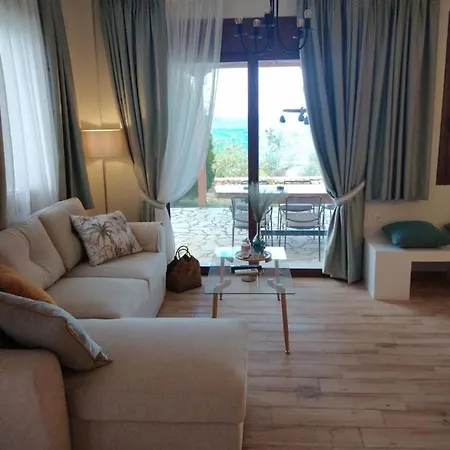 Paralio Astros Beachfront Apartment Xiropigado
