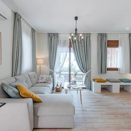 Paralio Astros Beachfront