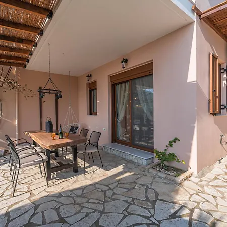 Paralio Astros Beachfront Apartment *