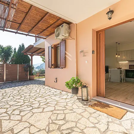 Paralio Astros Beachfront Xiropigado