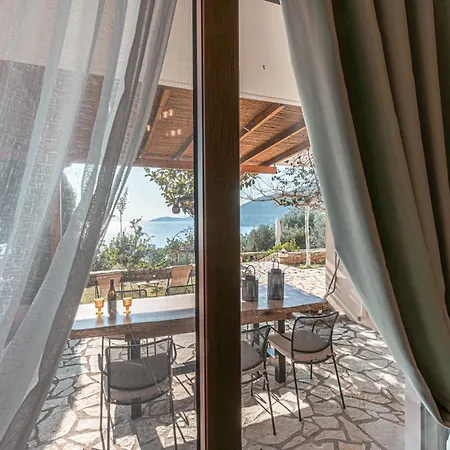 Paralio Astros Beachfront Διαμέρισμα