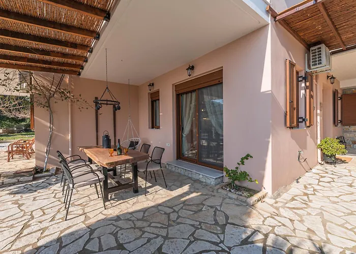 Paralio Astros Beachfront Daire *