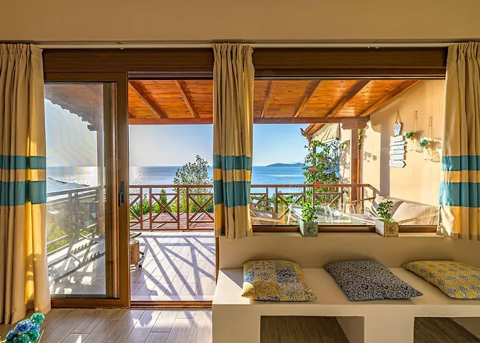 Paralio Astros Beachfront Daire Xiropigado