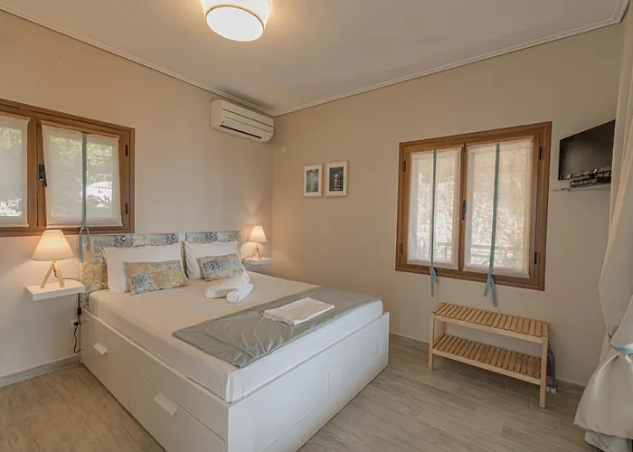 Paralio Astros Beachfront Xiropigado