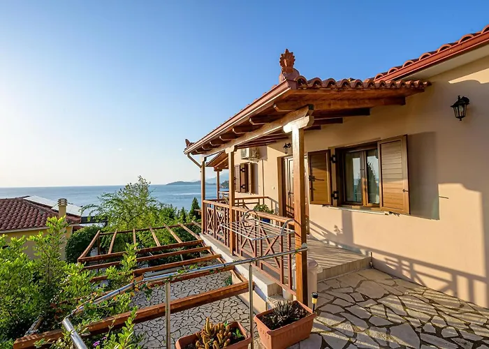 Paralio Astros Beachfront 시로피가도