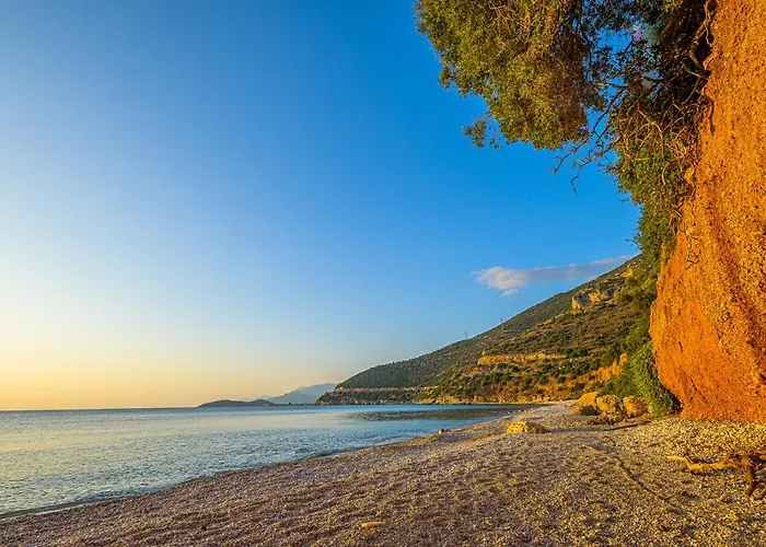 Paralio Astros Beachfront Daire Xiropigado